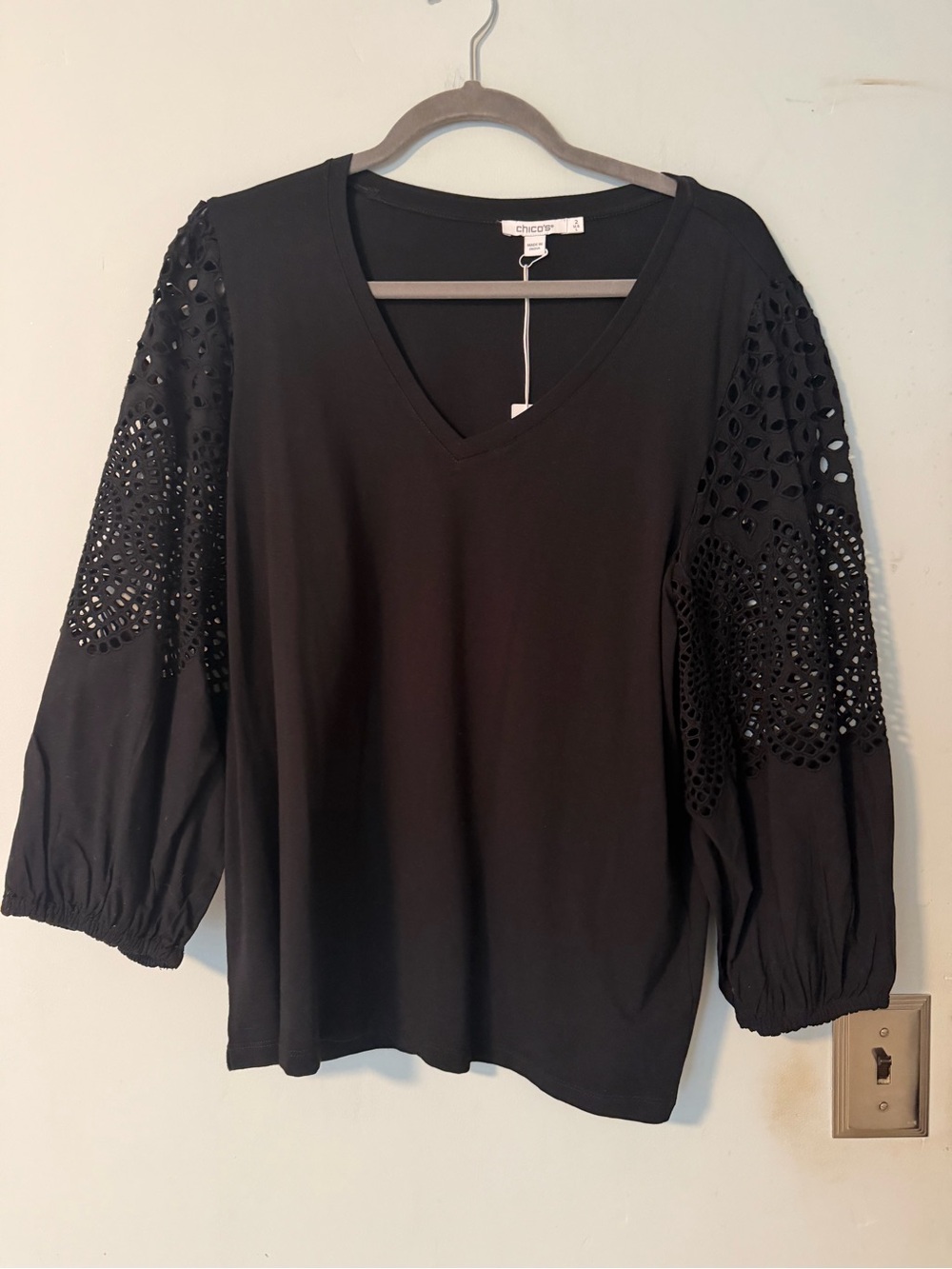 Chico’s Touch of Cool Black Eyelet Sleeve Top Size 2 NWT V-Neck 3/4 Sleeve